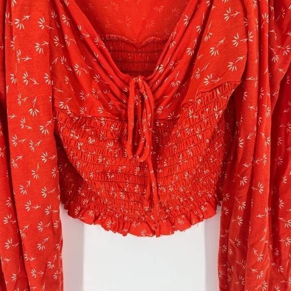 Urban Outfitters Floral Puff Balloon Long Sleeve Smocked Front Tie Crop Blouse - Picture 4 of 7